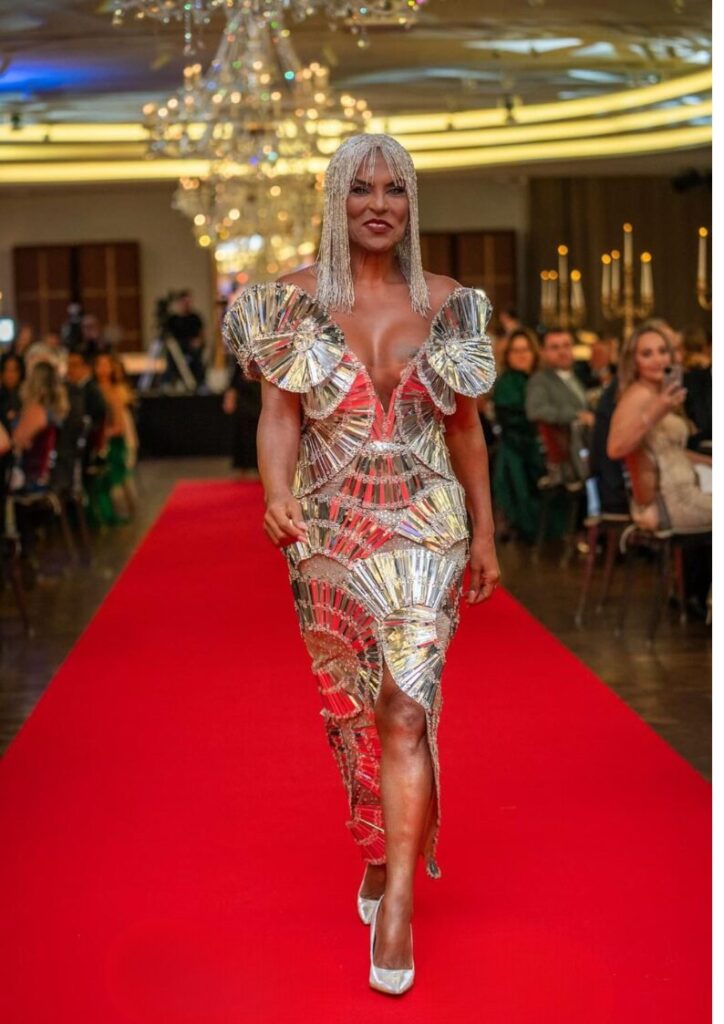 Design-sem-nome-724x1024  Pipa Brasey brilha em noite de gala do Prêmio Lusófono Empreendedor em Lisboa