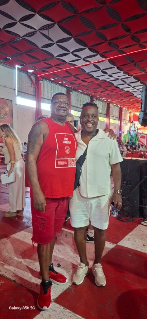 WhatsApp-Image-2026-03-22-at-16.54.34-1-472x1024 Duas potências do Carnaval celebram a vida: Luiz Galo Monsores e Marcel Balassiano reúnem o mundo do samba em noite memorável