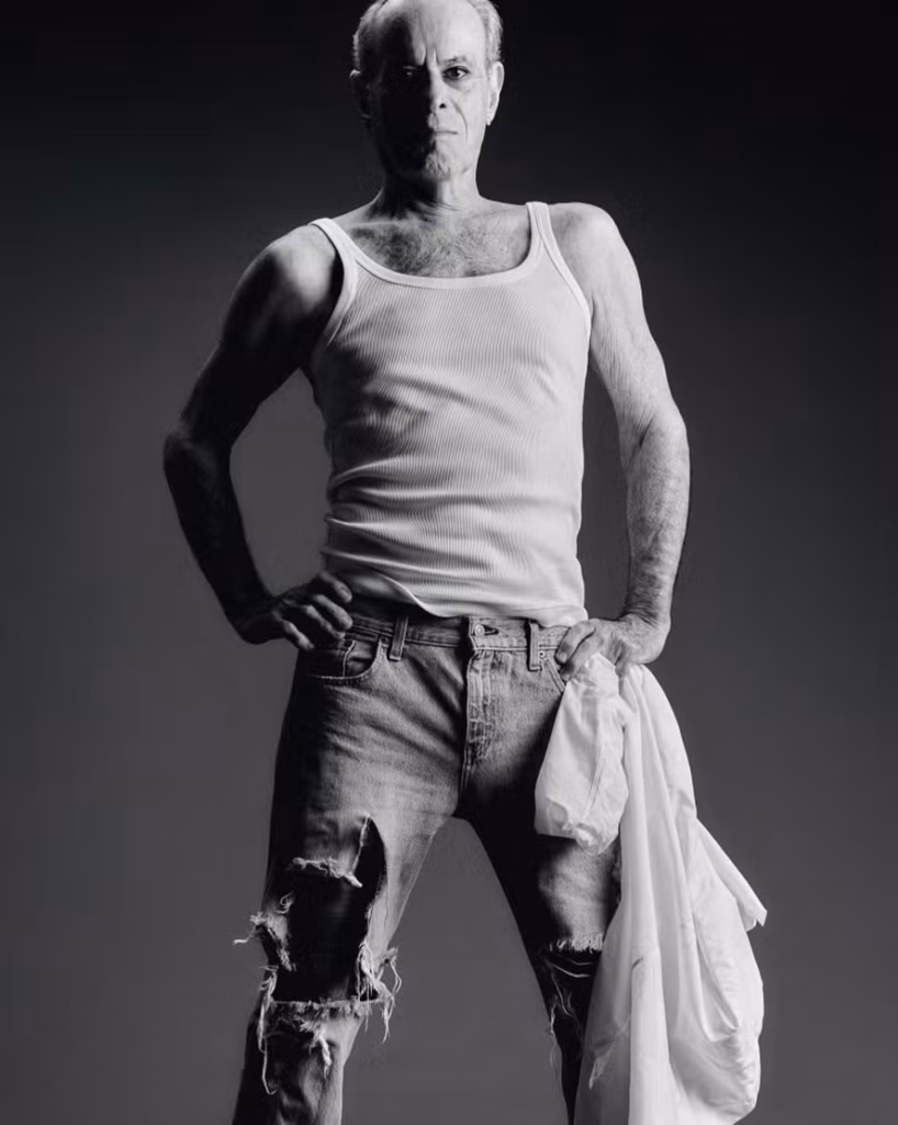 110660988-el-exclusivo-ney-matogrosso-1-818x1024 A fala do Ney Matogrosso chama atenção porque ela não tenta dar uma explicação redonda pra algo que nem sempre tem explicação simples.