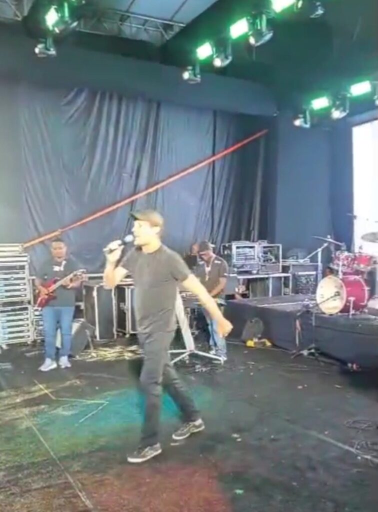 WhatsApp-Image-2026-04-06-at-09.44.24-3-756x1024 Banda Brilho Solar: A 30 anos mostrando que tem o molho, me e referência no Cenário Musical