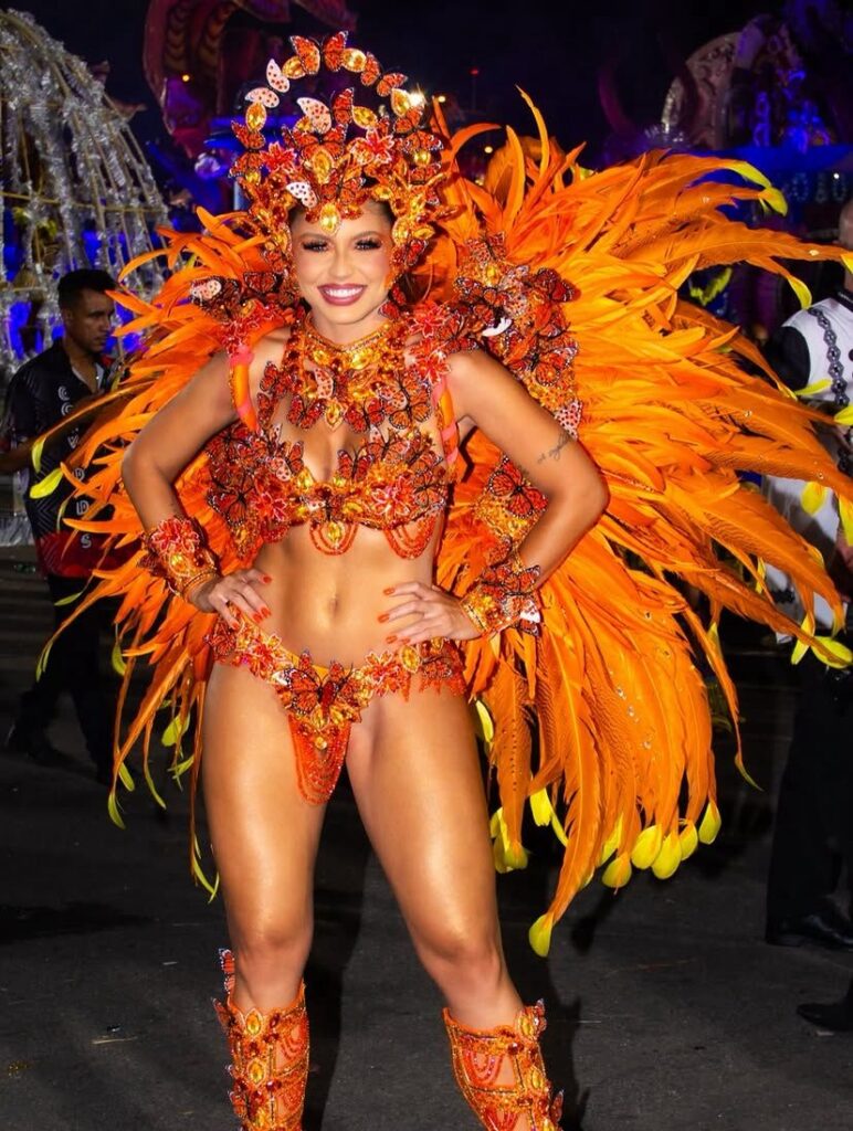 WhatsApp-Image-2026-05-04-at-16.12.28-772x1024 Aline Azevedo realiza sonho e assume posto de musa da bateria ao lado de Sabrina Sato na Gaviões