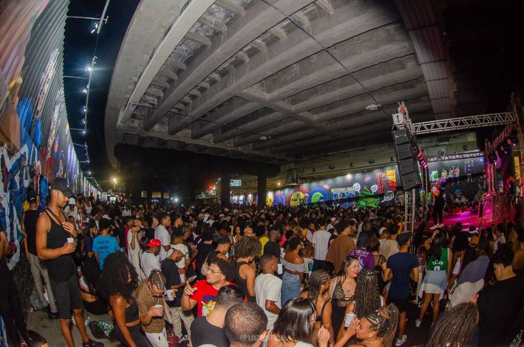 WhatsApp-Image-2026-05-04-at-20.02.19-1024x678 Neste sábado, dia 9 de maio, o Baile de Charme do Viaduto de Madureira faz aniversário completando 36 anos