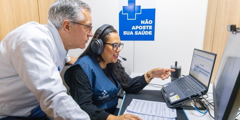 Meu SUS Digital amplia teleatendimento para pessoas com problemas relacionados a jogos e apostas Quem precisa de apoio em saúde mental por causa de jogos e apostas já pode acessar o serviço pelo Meu SUS Digital. O atendimento também está disponível para familiares. Como acessar 🔶 Entre no Meu SUS Digital com a conta gov.br e acesse Miniapps. 🔶 Faça o autoteste e solicite o teleatendimento na plataforma da AgSUS. 🔶 O atendimento é remoto, sigiloso, por videochamada e pode incluir até dez sessões, conforme avaliação profissional. O serviço oferece até 100 mil teleatendimentos por mês e funciona como porta de entrada para a Rede de Atenção Psicossocial (RAPS). Acesse a notícia para mais informações: https://grupo-conselheiros.short.gy/teleatendimento-jogos-apostas