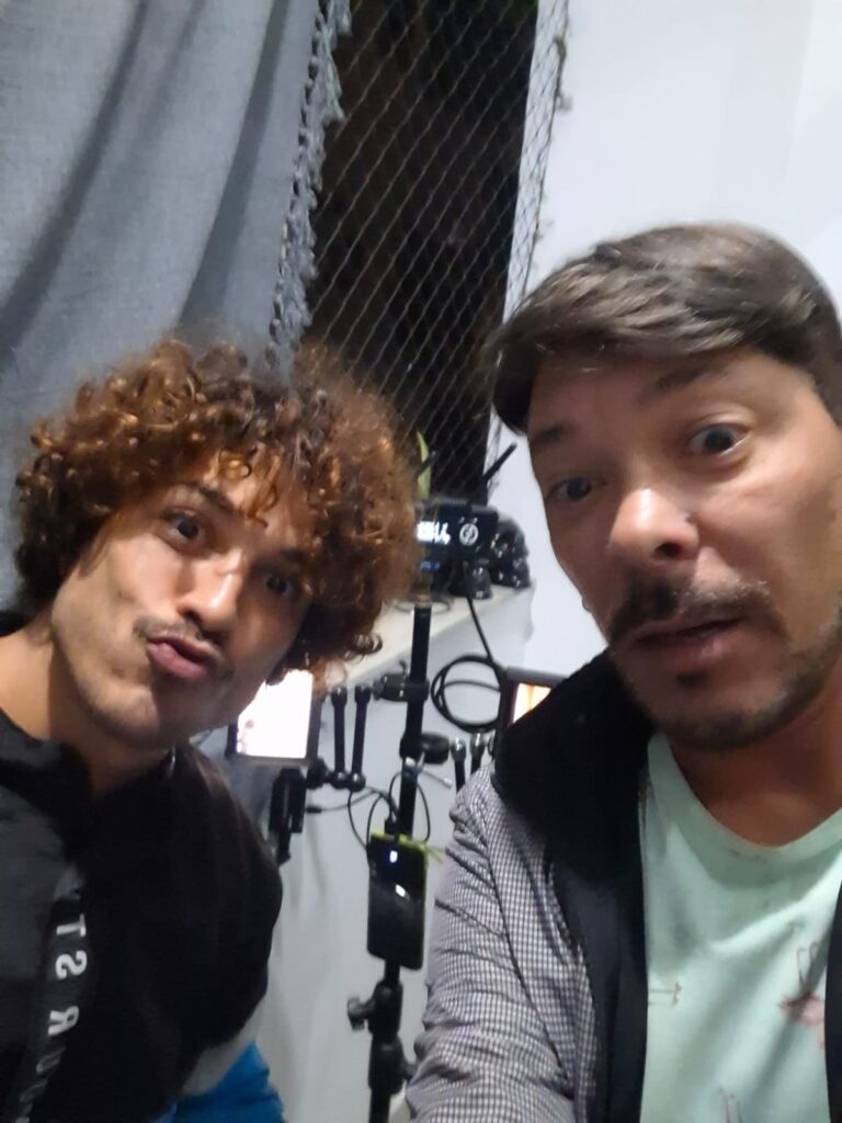WhatsApp-Image-2026-08-06-at-15.01.35-768x1024 Douglas Sampaio e David Santiago celebram a cultura com lançamento da Saraquarella.