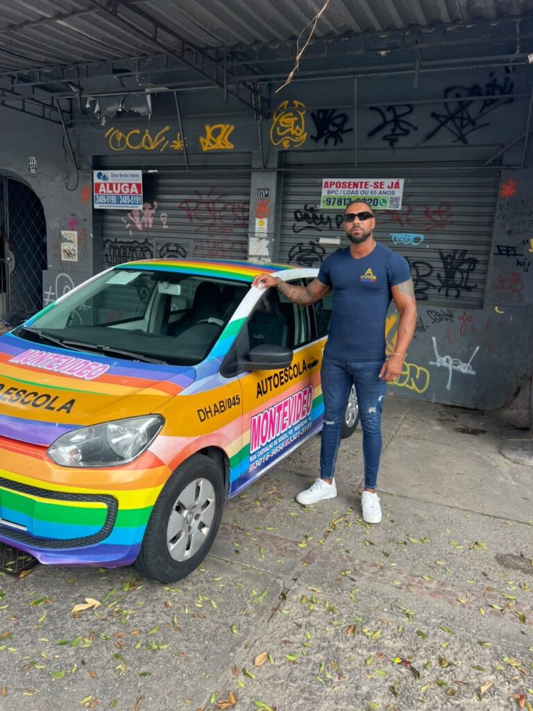 WhatsApp-Image-2026-08-10-at-18.55.05-768x1024 Da autoescola à transformação social: conheça a história de Alan dos Santos, o instrutor de trânsito que muda vidas dentro e fora da Cidade de Deus