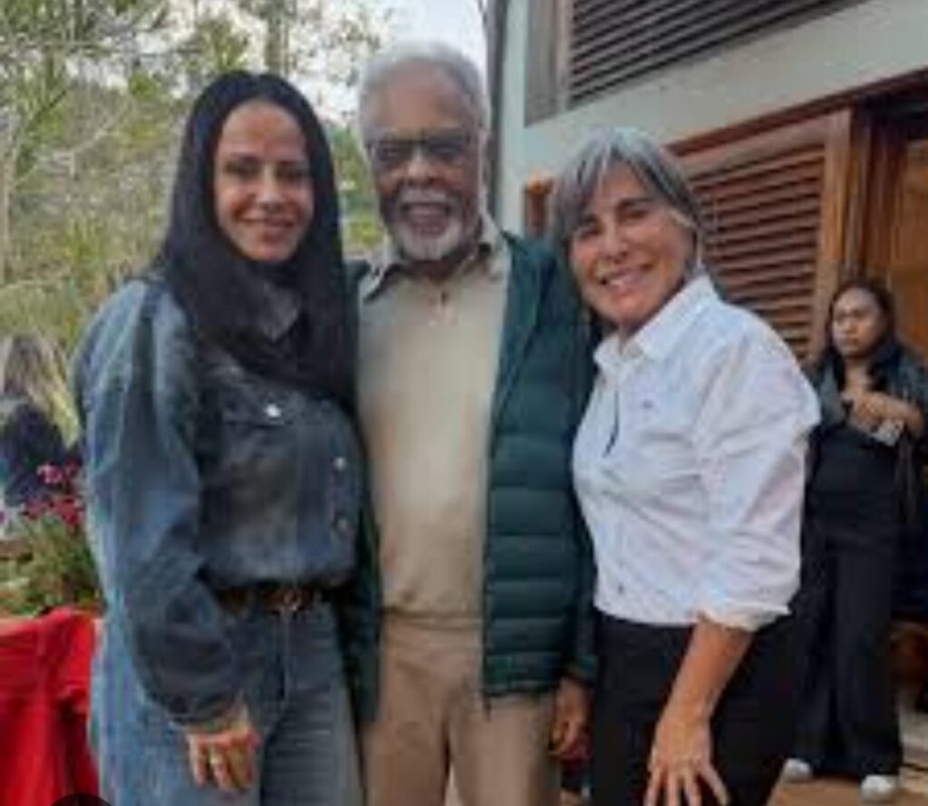 WhatsApp-Image-2026-08-25-at-13.14.56-1024x889 Glória Pires completou 63 anos no dia 23 de agosto de 2026,
